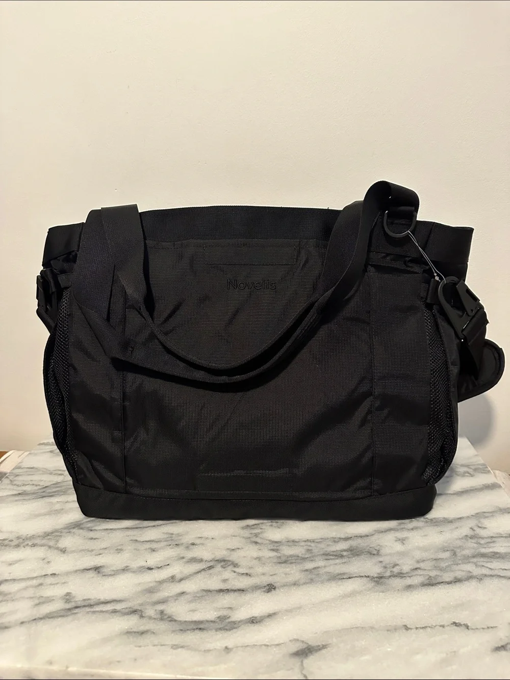 The North Face Black unisex Tote-Style Crossbody Bag logo New NWT